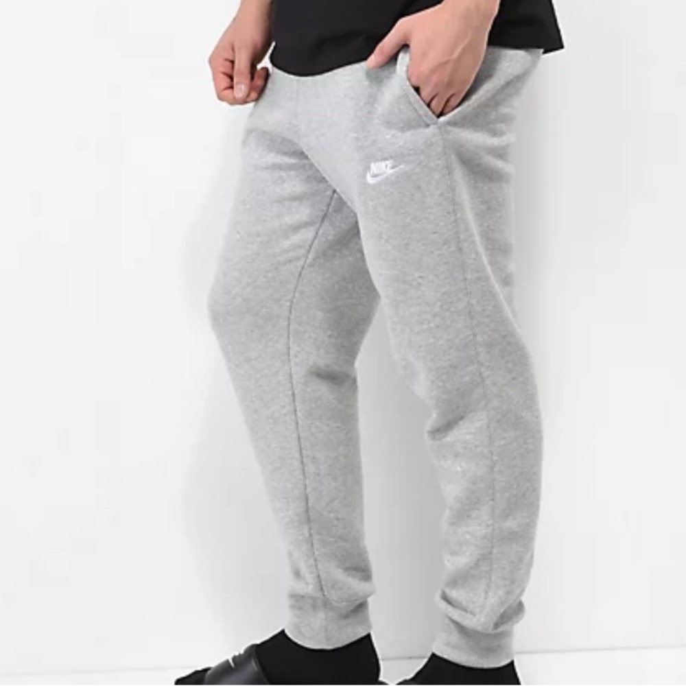 Nike Sportswear Club Grey Jogger Sweatpants size medium